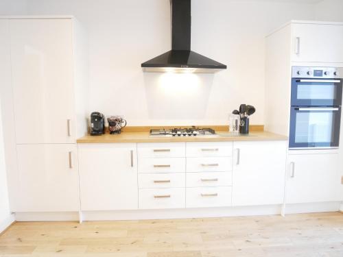 Η κουζίνα ή μικρή κουζίνα στο The Ravens Inn, 4 - Bed, Sleeps 6, Pets Welcome