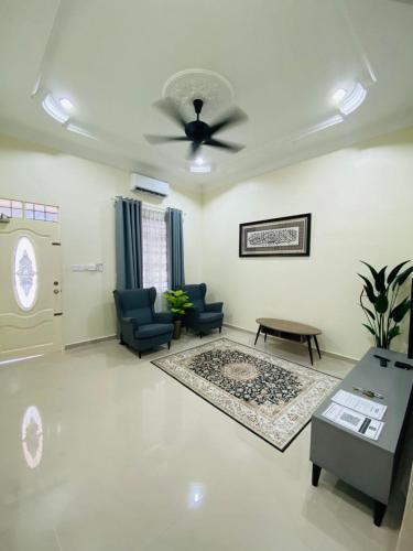 Ảnh trong thư viện ảnh của AYAHLONG BEACH GUESTHOUSE ở Kampong Sura Masjid