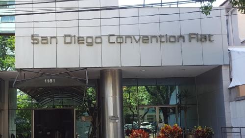 a building with a sign that reads san diego convention hut at Apart-Hotel de Luxo em Lourdes in Belo Horizonte