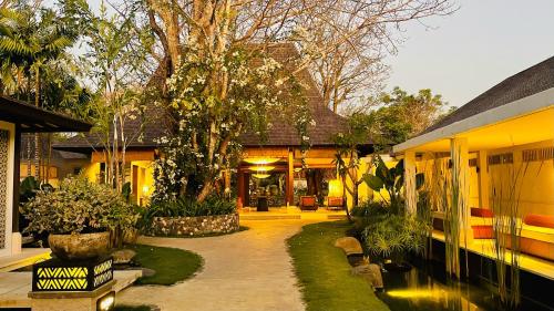 Zahrada ubytování Sudamala Resort, Komodo, Labuan Bajo