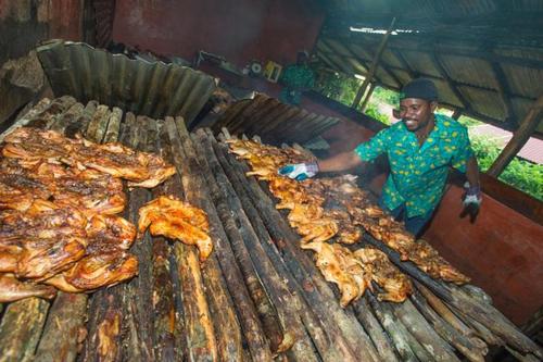 Kemudahan BBQ tersedia untuk tetamu di vila ini