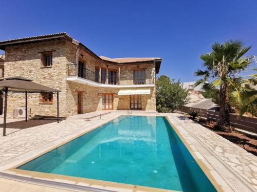 Imagen de la galería de Unique Stonehouse Traditional Villa in Ayia Anna, en Ayia Anna