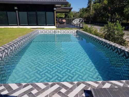 Gallery image of The Balcony pool villa in Ban Khanong Phra Nua