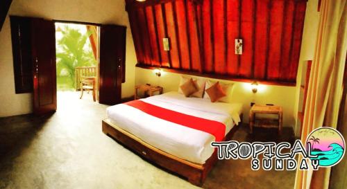 Afbeelding uit fotogalerij van Tropical Sunday Bungalow - Surf And Stay in Selong Belanak