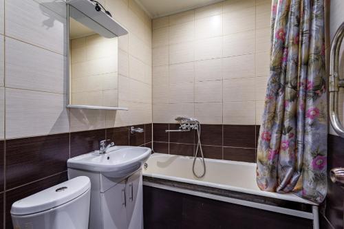 Ванна кімната в Busines Brusnika Apartment Babushkiskaya 1