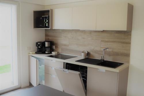 Η κουζίνα ή μικρή κουζίνα στο Appartamento Campagnola piano terra con giardino privato