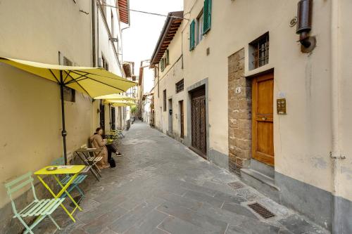 Toscanella Apartment by Mamo Florence