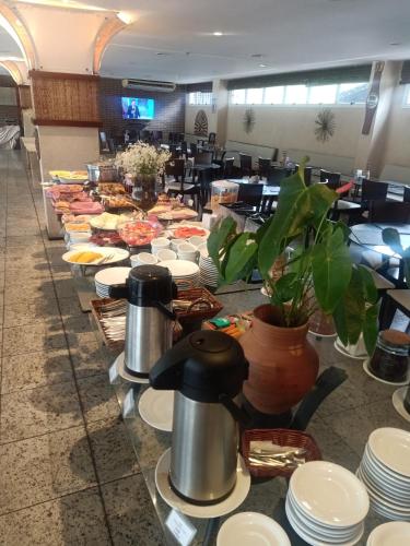 Makanan di atau berdekatan hotel