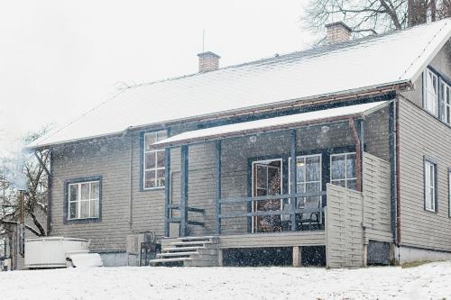 Farm hostel - The house взимку