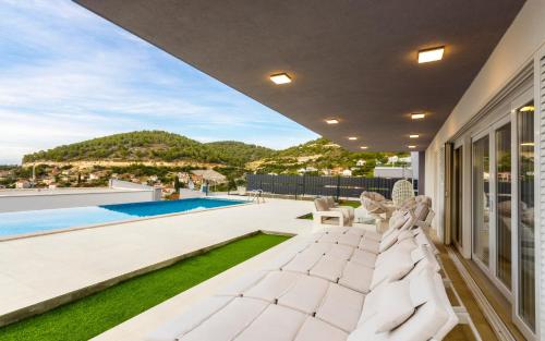 Gallery image of Luxury Blue Villas Vis in Vis