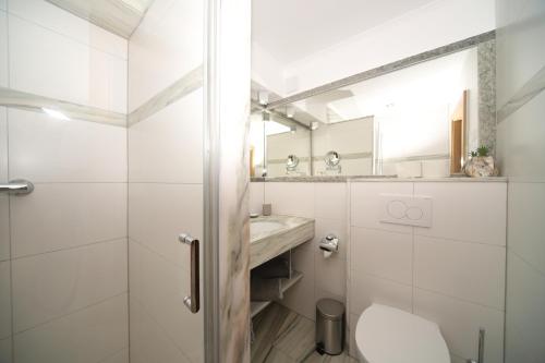 Salle de bains dans l'établissement Hotel-Café Perner