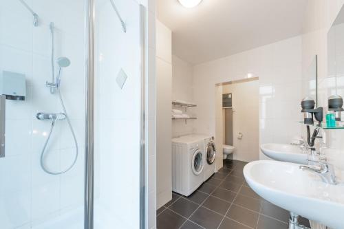 Hotel Docklands tesisinde bir banyo