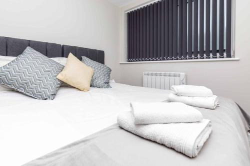 New! Modern Home from Home Apartment by 247 Lets Horsham - Abbey 16