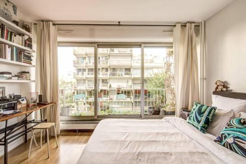 Rue Saint-Maur 1-Bed Studio Balcony and View