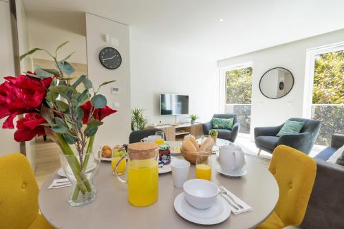 Stylish Apt in Liberdade with Parking by LovelyStay