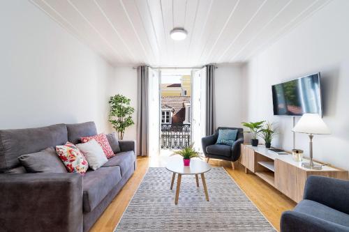 Amazing 1BDR Apartment in Chiado by LovelyStay