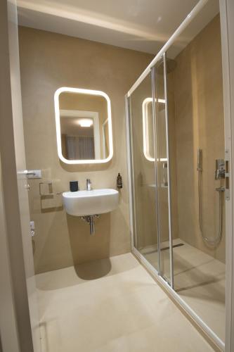 Ένα μπάνιο στο Villa Jasmine B&B
