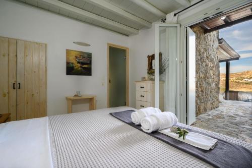 Gallery image of Beyond Beachfront Super Paradise Villa in Mýkonos City