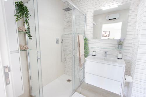 Et badeværelse på Zen Garden Penthouse