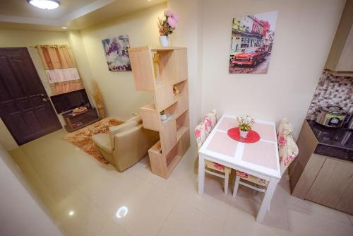 達沃市的住宿－Mailz Haven #5 New Homey Apartment 750m near SM，相簿中的一張相片