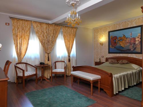 Кровать или кровати в номере La Favorita Guesthouse Boutique