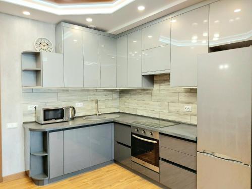 Una cocina o zona de cocina en Апартаменти Стрийська