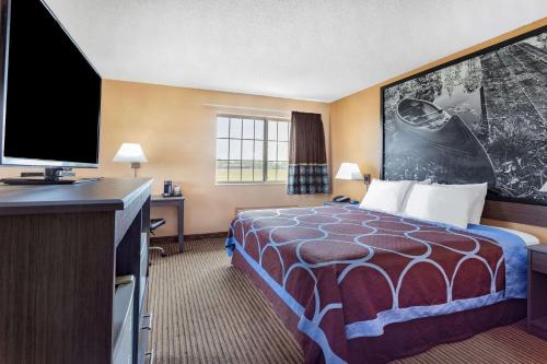 Postel nebo postele na pokoji v ubytování Super 8 by Wyndham Fort Dodge IA
