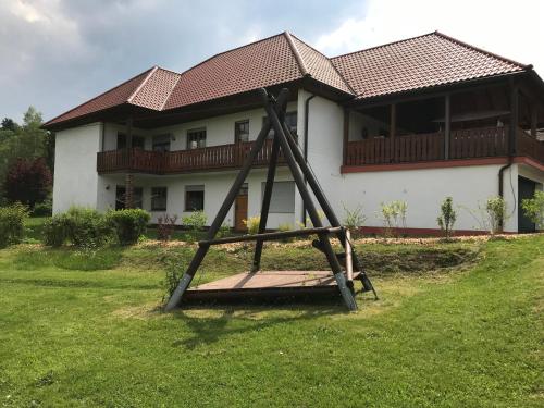 Herní místnost nebo prostor pro děti v ubytování B&B Neuses am Brand