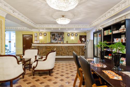 Um restaurante ou outro lugar para comer em Hotel Lime Krasnoselskaya
