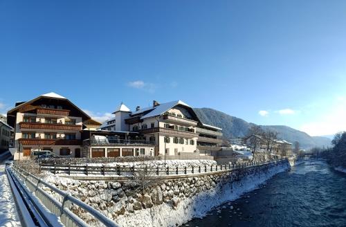 Gallery image of River Hotel Post in Chienes