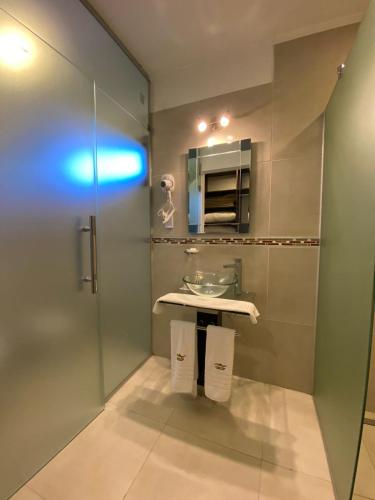 Un baño de Colinas de Nono