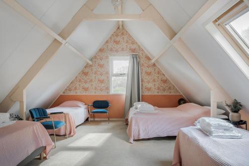 Ένα ή περισσότερα κρεβάτια σε δωμάτιο στο Beautiful English Villa with hottub