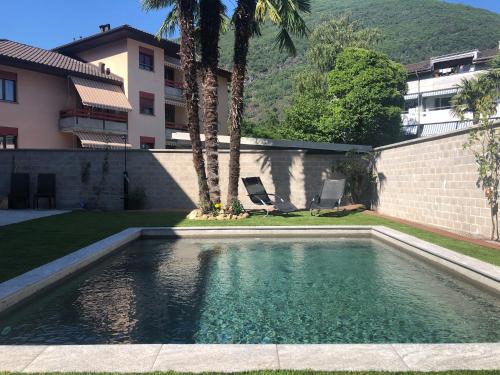 Bazén v ubytování Miranda, Modern Duplex, Garden, Swimming Pool, Parking nebo v jeho okolí