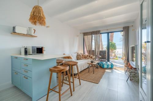 PHARUS retro beach home New Heated Pool