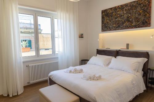 Colosseo brightful Apartment with rooftop