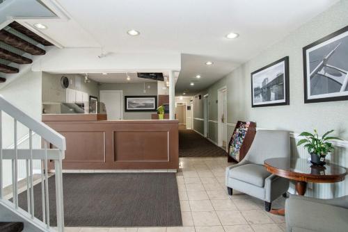 Gallery image of Sandman Inn Kamloops in Kamloops