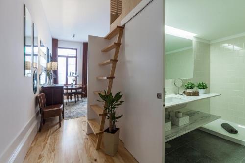 Vintage River Flat by ML Apartments