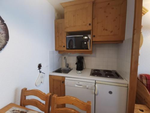 מטבח או מטבחון ב-Appartement Méribel, 2 pièces, 4 personnes - FR-1-355-12