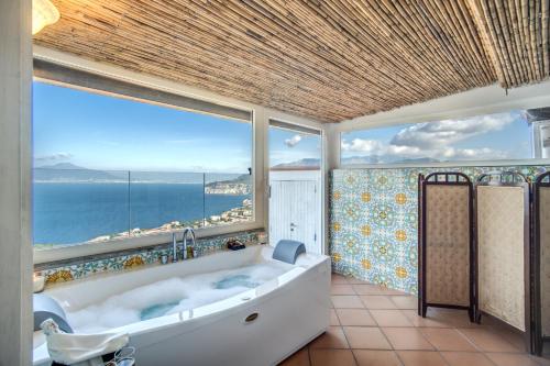 Ванная комната в Heart and Soul of Sorrento