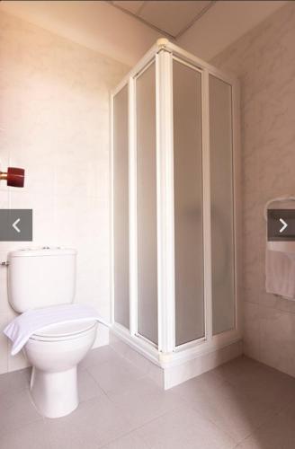 Ένα μπάνιο στο Hostal San Cristobal - Pontedeume