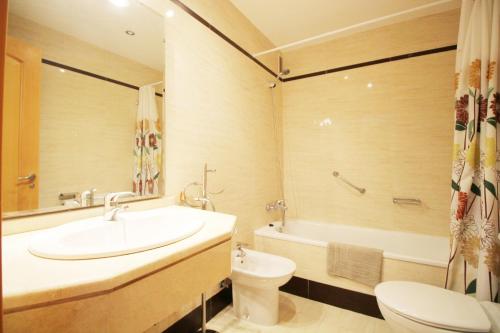 Kúpeľňa v ubytovaní Apartment Cala de Nerja SpainSunRentals 1083