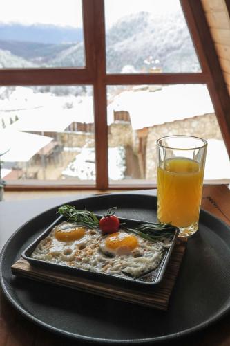 ホテルの敷地内または近くでの食事または食べ物