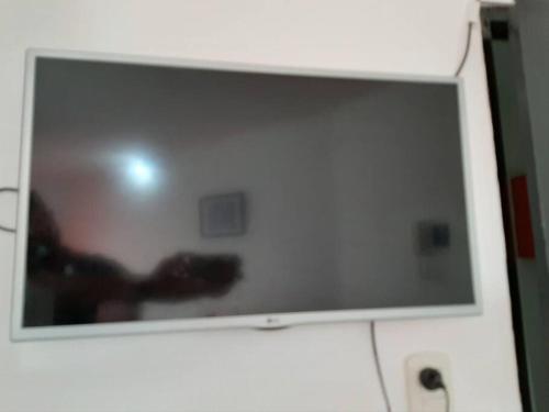 a large window in the back of a vehicle at Alquiler Temporario Azcuénaga in Morón