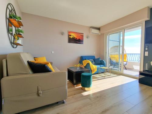 Western Cannes - Panoramic View