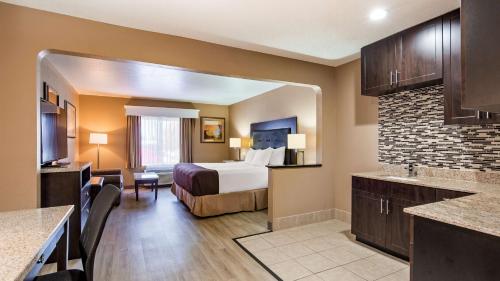 Katil atau katil-katil dalam bilik di Best Western Lumberton