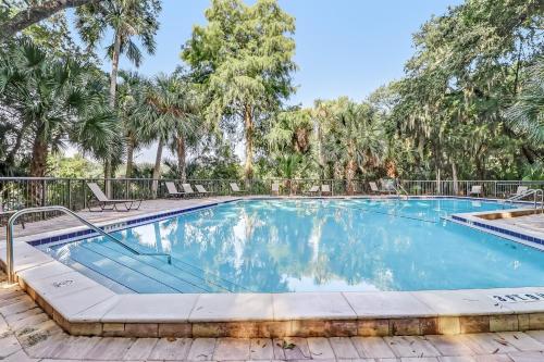 2103 Beach Wood – Photos 3