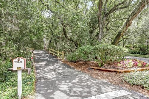 2072 Beach Wood – Photos 5