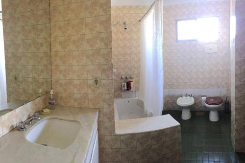 Un baño de Ya encontraste tu apartamento en Punta del Este! Playa mansa