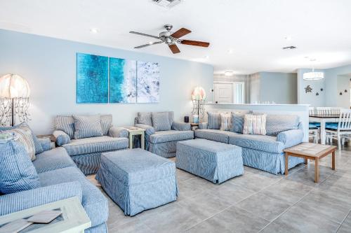 Palm River Estate – Photos 2