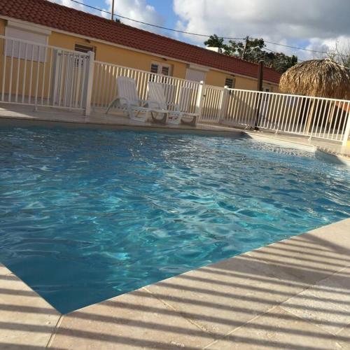 Piscina a Eden Location o a prop
